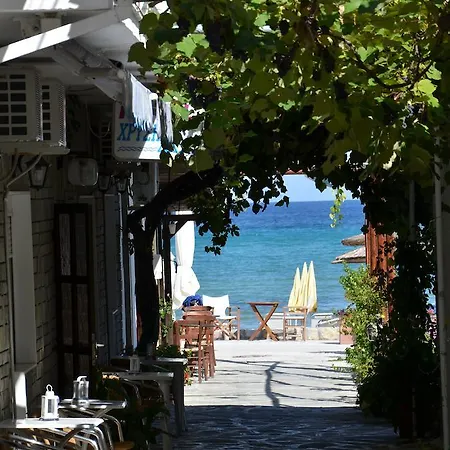 Отель Chrisi Akti