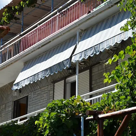 Chrisi Akti Скала-Потамиас