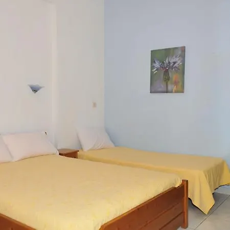 Chrisi Akti Скала-Потамиас