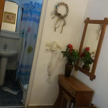 Chrisi Akti Отель