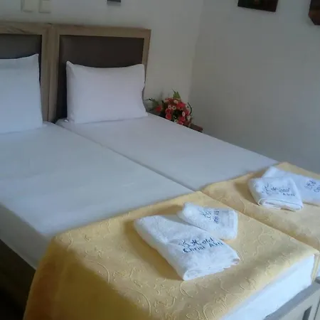 Отель Chrisi Akti *