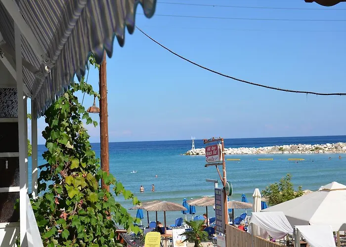 Hotel Chrisi Akti *