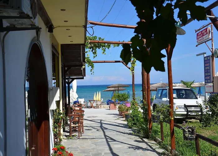 Hotel Chrisi Akti *